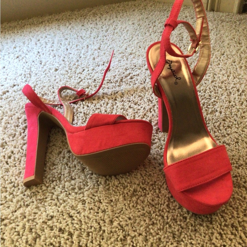 Quipid Hot Pink heels size 7.5